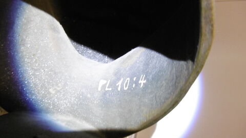 Underside of the bust with inventory number PL 10:4